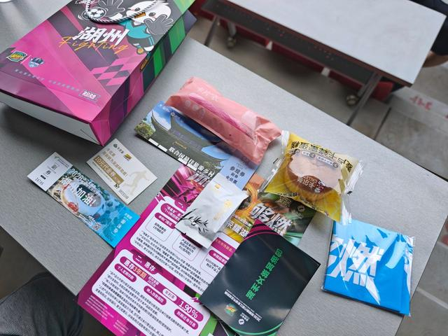 21635人的心跳，与湖州队同频——“吴越杯”湖州主场首战侧记|杭州|浙江省城市足球联赛|球迷|看台|折页_新浪体育_新浪新闻